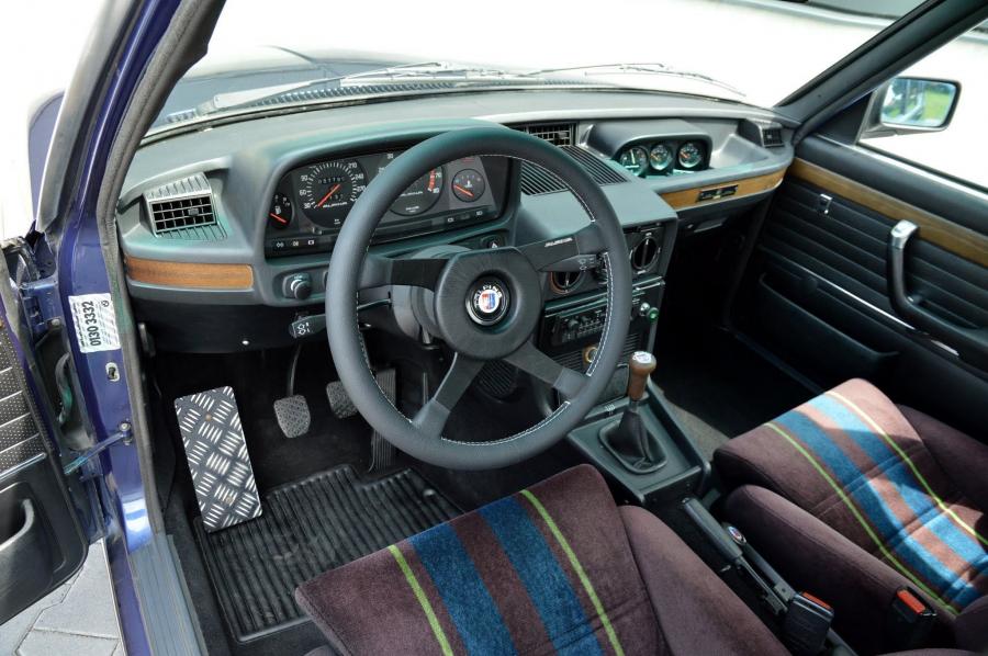 Интерьер Alpina B7 S Turbo (E12) 1981 года  (фото 8 из 22)